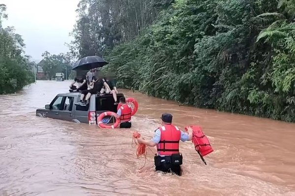 明福今投 广东怀集百年一遇洪灾致15人受伤，当地正加快抢修恢复供电